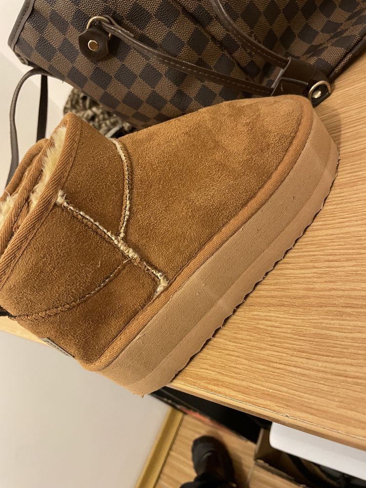 UGG maro,toate mărimile disponibile