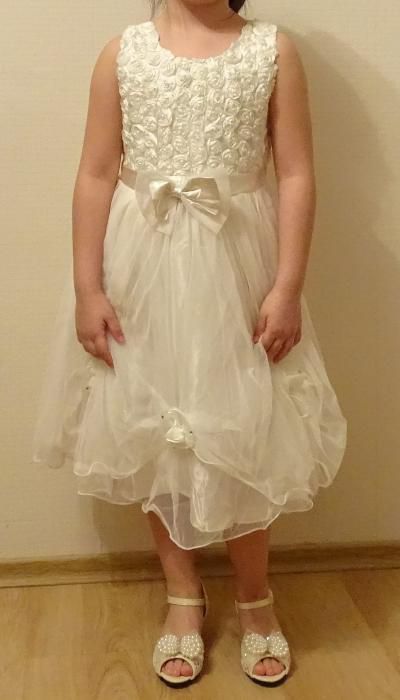 Прекрасна рокля за малка шаферка! :)