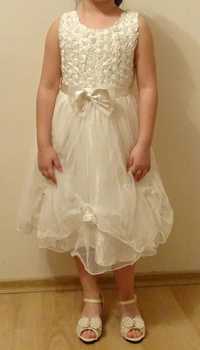Прекрасна детска рокля за повод  :)