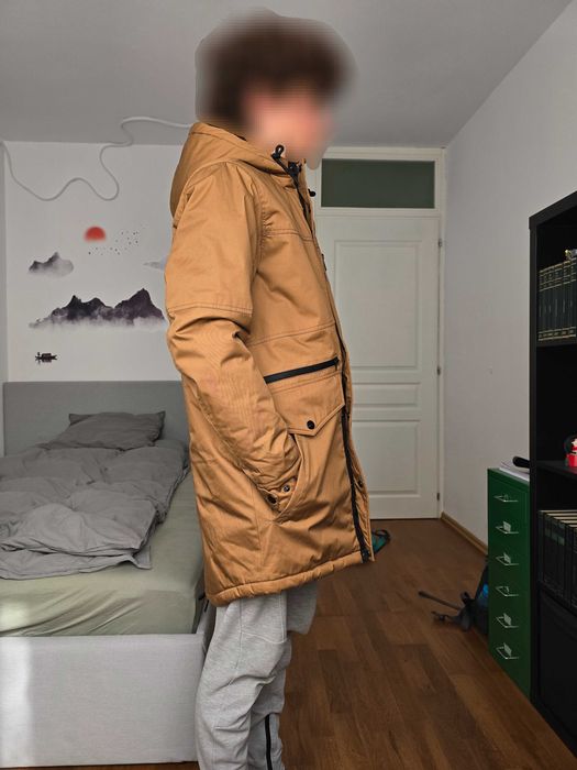 Geacă de iarnă bărbați Cropp (Parka) cu glugă, maro, mărime S, nouă.