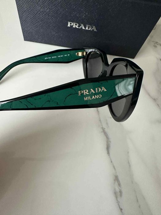 Слънчеви очила Prada