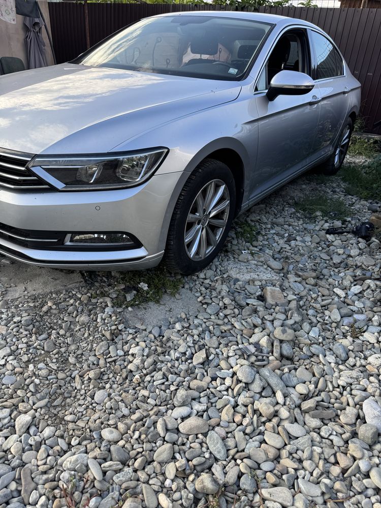 Dezmembrez volkswagen passat 2015 motor bara trager far plansa  motor