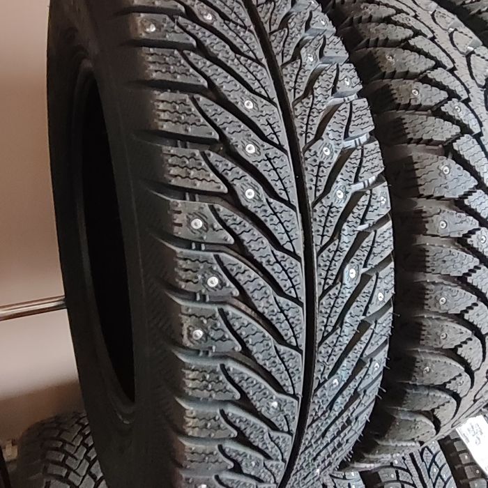 195/65 R15 Новые шипованные