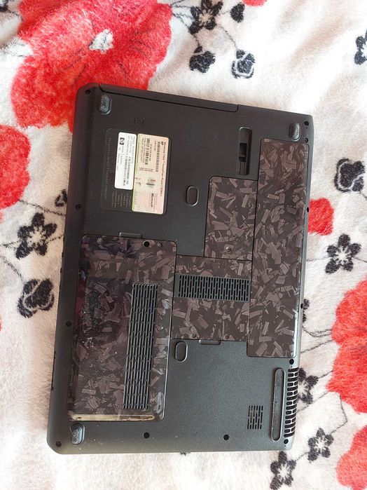 Продавам лаптоп HP Pavilion dv2700със зарядно