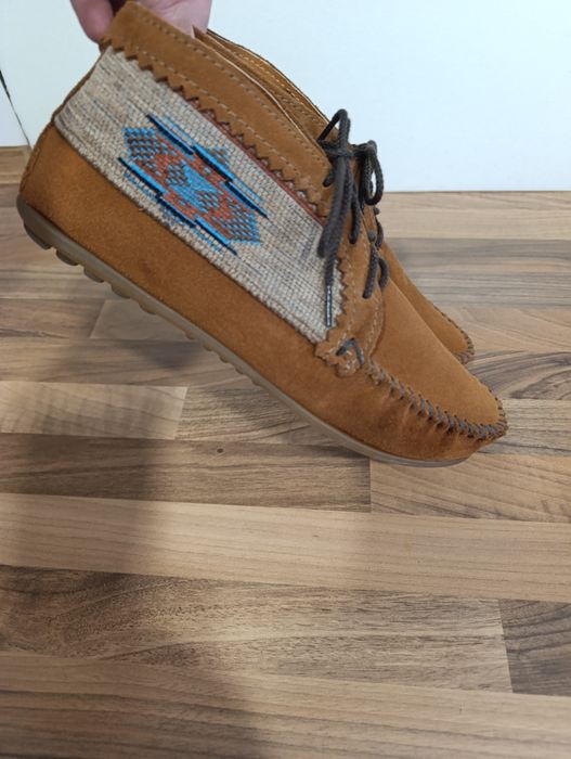 Minetonka mocasini piele