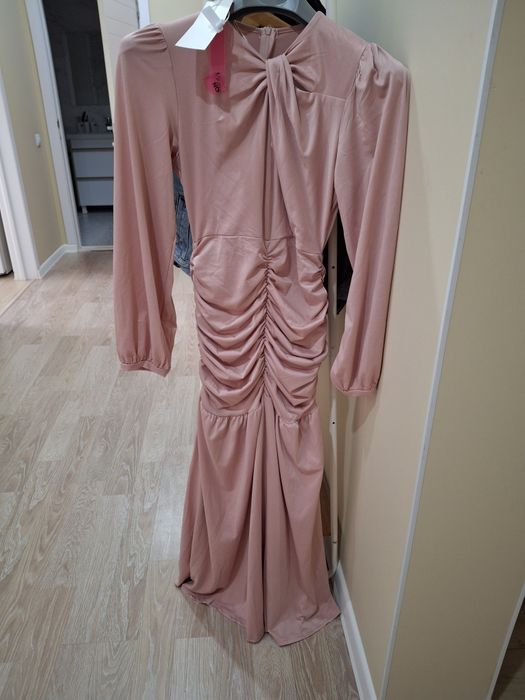 Платье длинное с рукавами цвет розовый