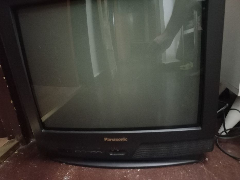Panasonic crt 37 cm 54 m si Sharp 37