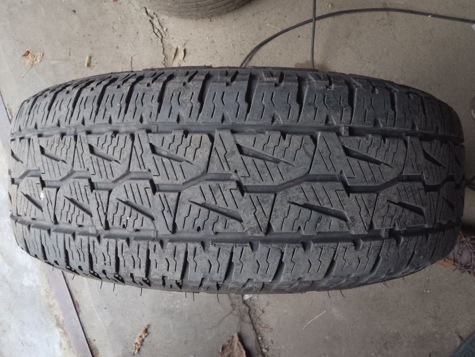 Anvelope bridgestone at 235 65 17