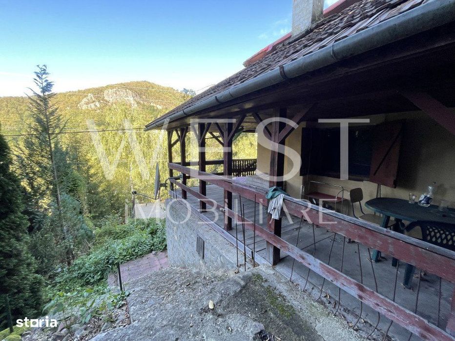 Cabana din lemn de 65mp cu teren de 631mp, la 2 min. de Lacul Tarnita!