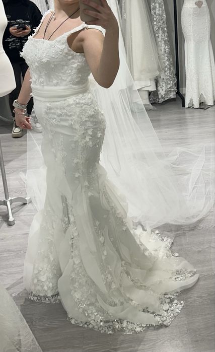 Vand rochie de mireasa noua, necununata