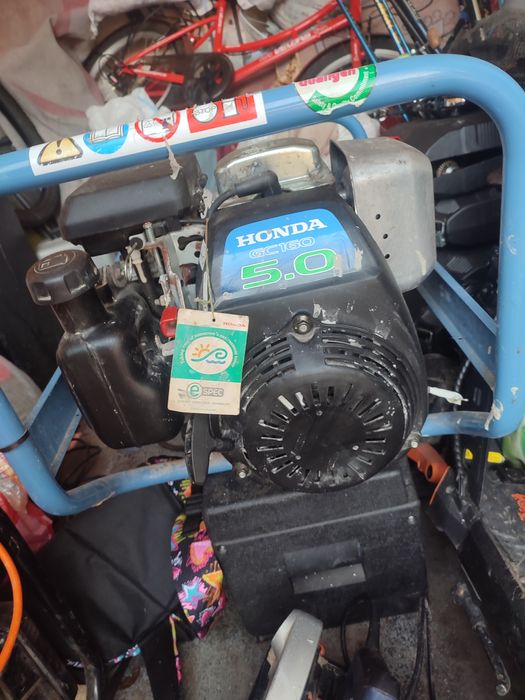 Vând generator honda