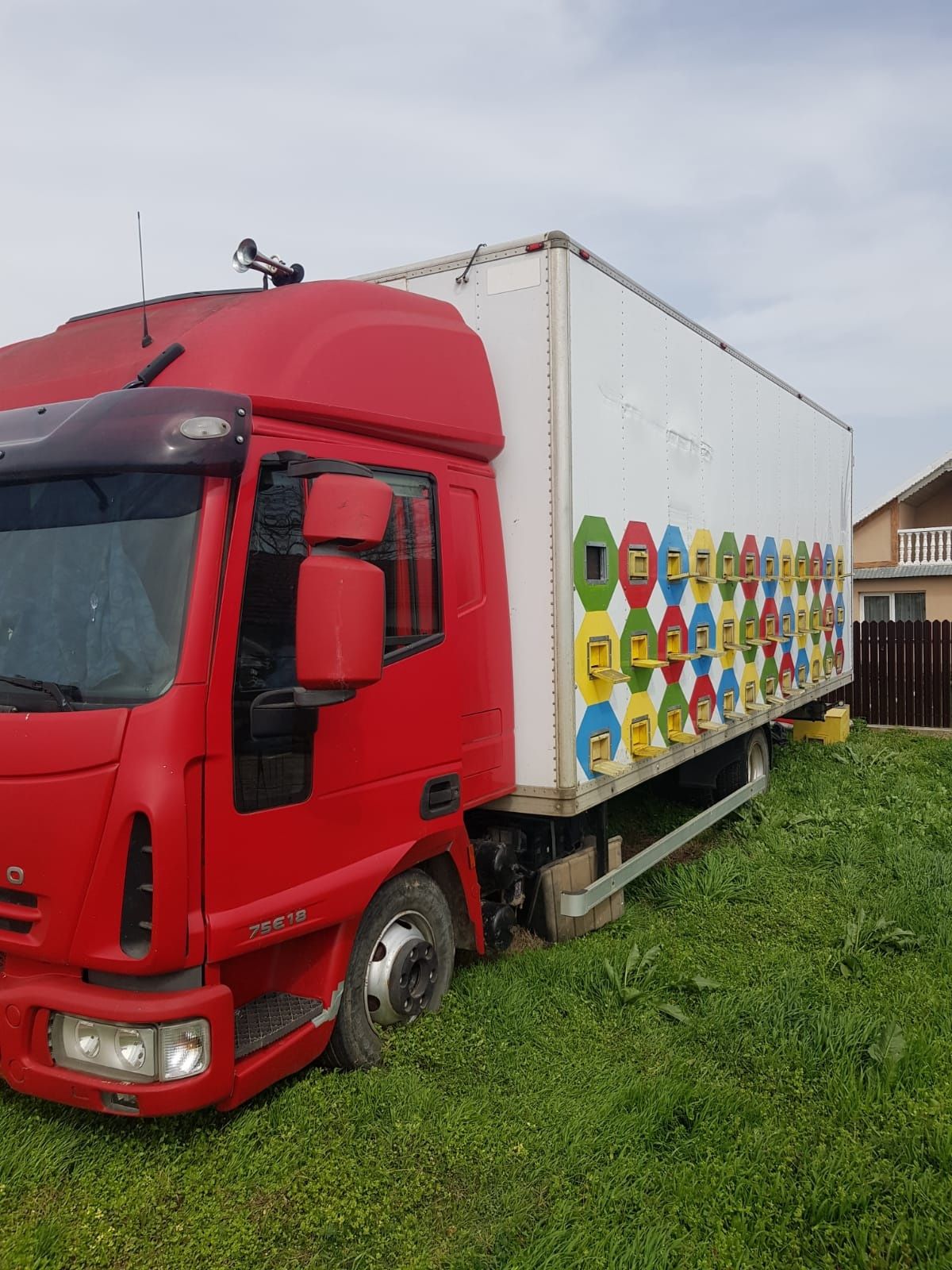 Camion apicol de vânzare