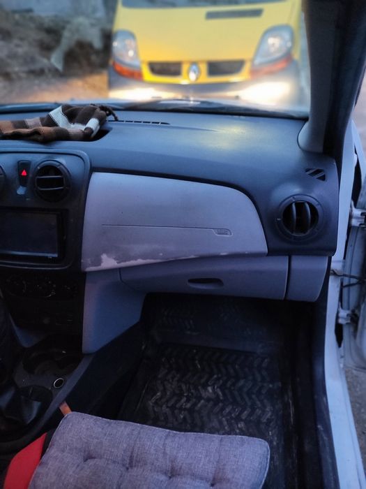 Vând Dacia Logan anu fabricație 2014