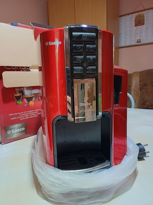 Vand Espressor Saeco Tchibo Cafissimo Latte HD8603 Roșu, ca nou