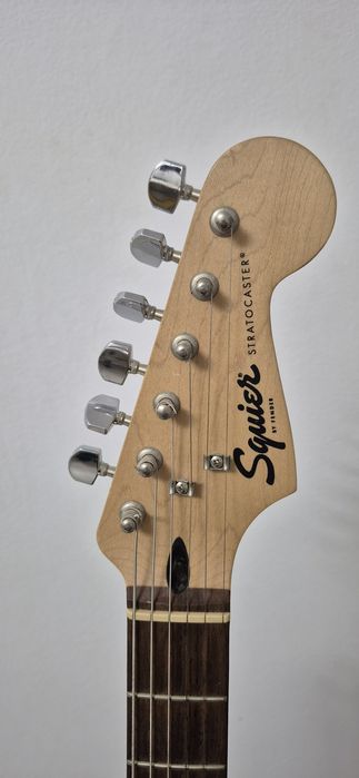 Vând chitară electrică Squier și amplificator Ibanez Tone Blaster