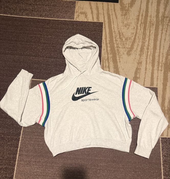 Оригинални дамски спортни дрехи Найк