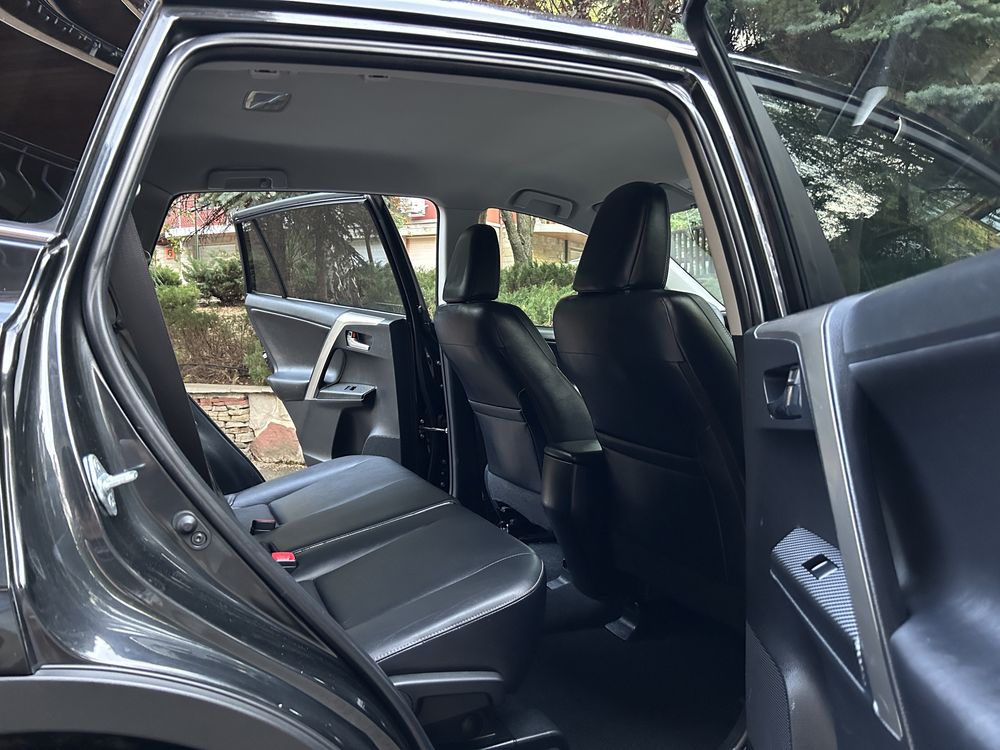 Toyota Rav4 2.0 D-4D, 4x4 , 124 к.с.,01. 2015 г, Пълна серв. история !