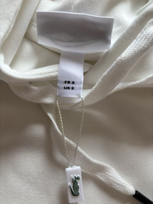 Чисто нов Lacoste суичер
