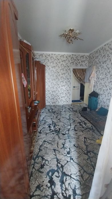 Navoiy shahrida 1 xona 2 xona qilingan uyimiz arzon narxda sotiladi
