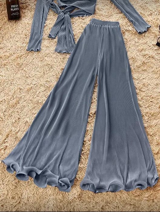 Дамски панталон с широки крачоли