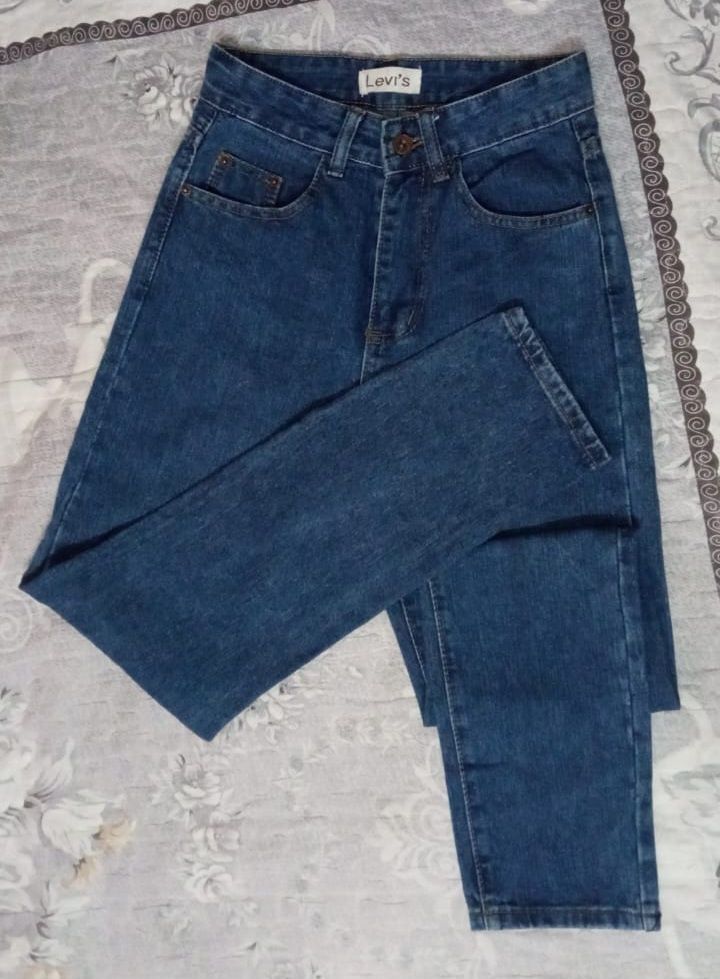 Женские джинсы levi's