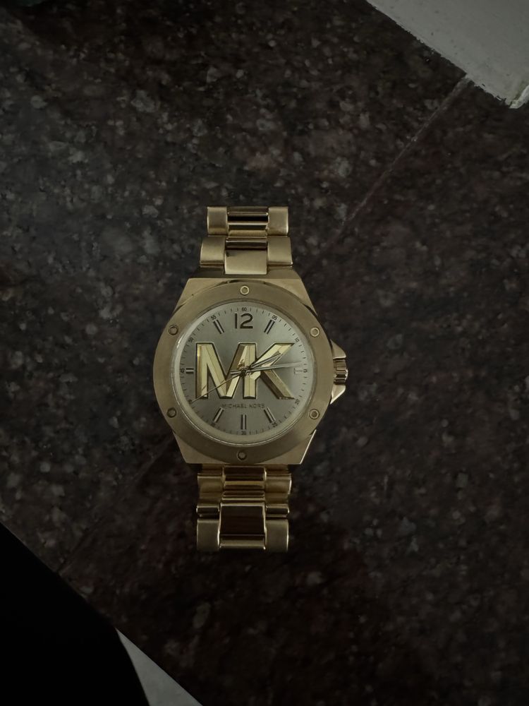 Чисто нов часовник michael kors