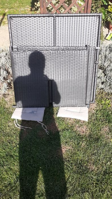 Vind coltar,scaune si masa din ratan