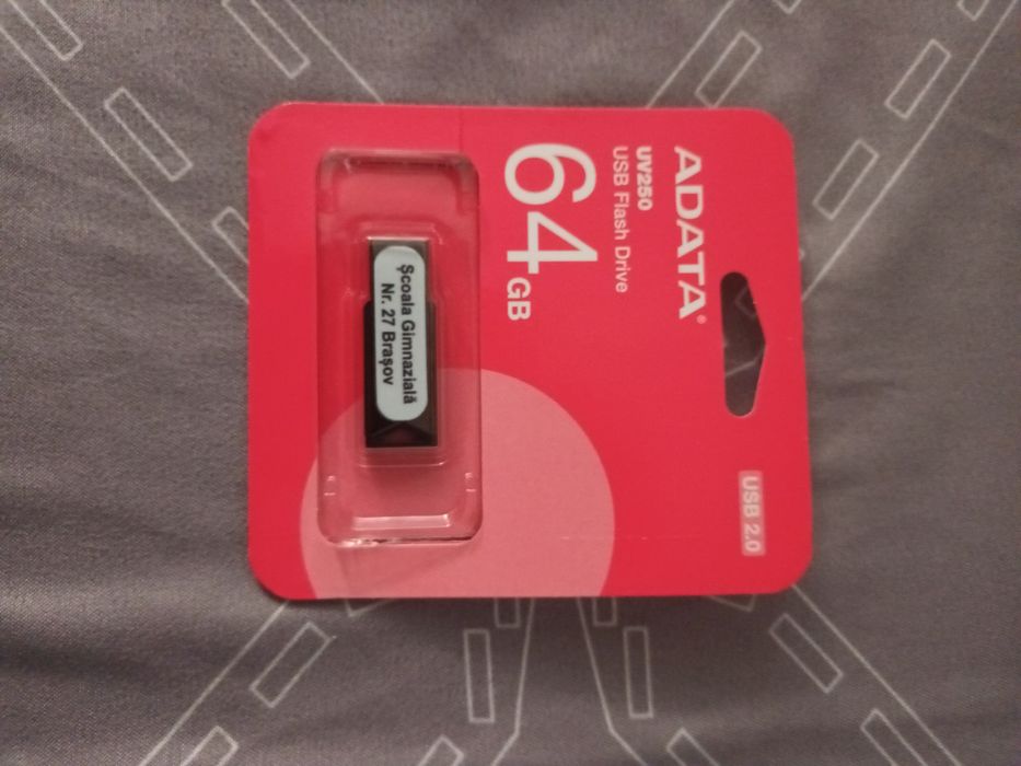 Stick USB de la Adata de 64 gb