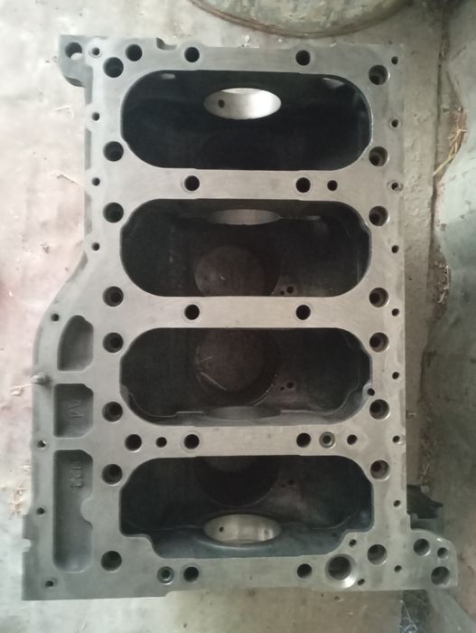 Блок матора исузи