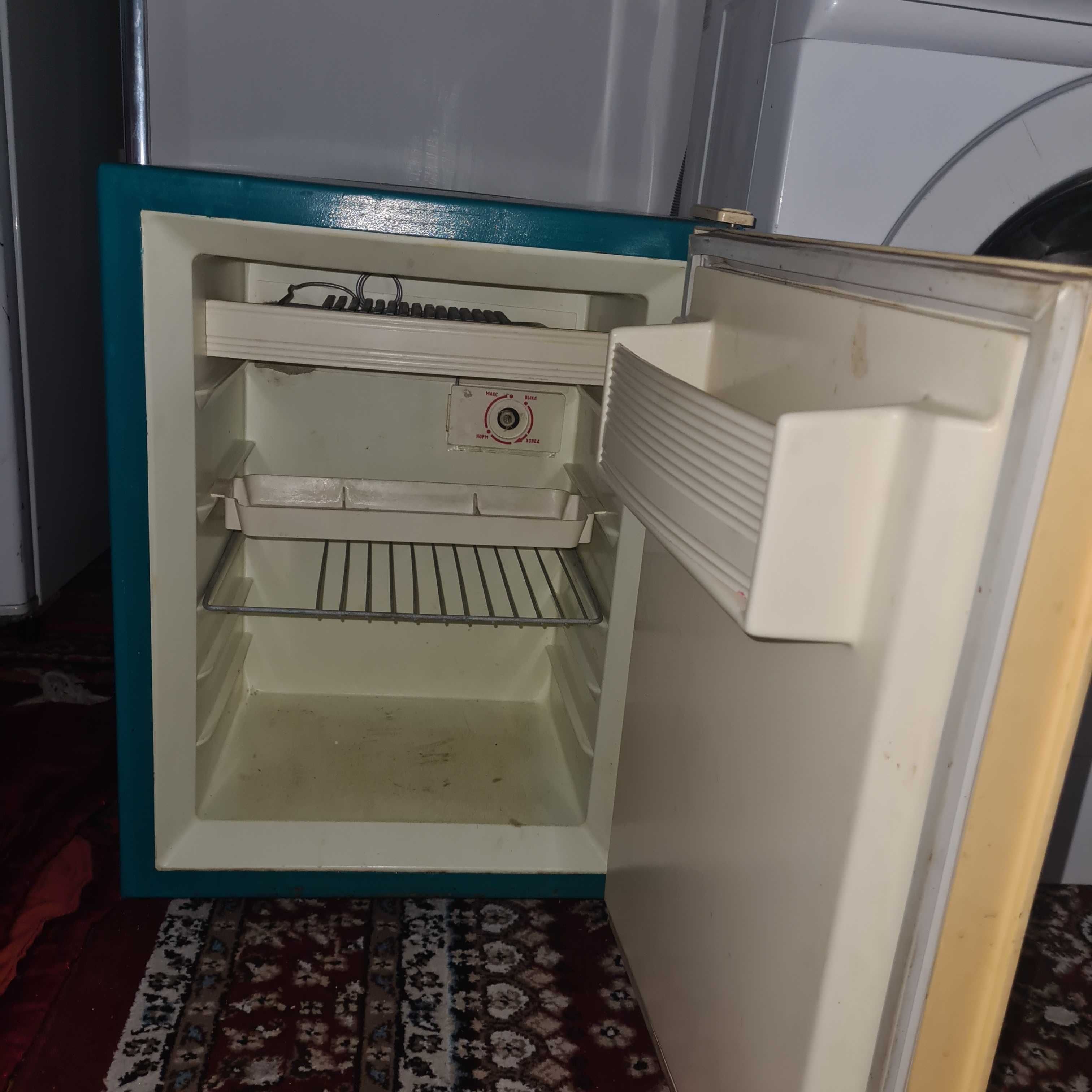 Морозка м-3 кичкина 12 волтда ишлайдиган холодильник сотилади срочно
