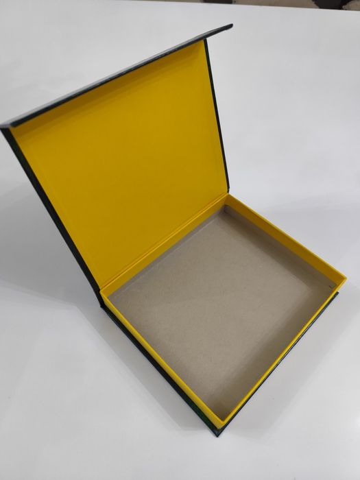 Картонные коробки