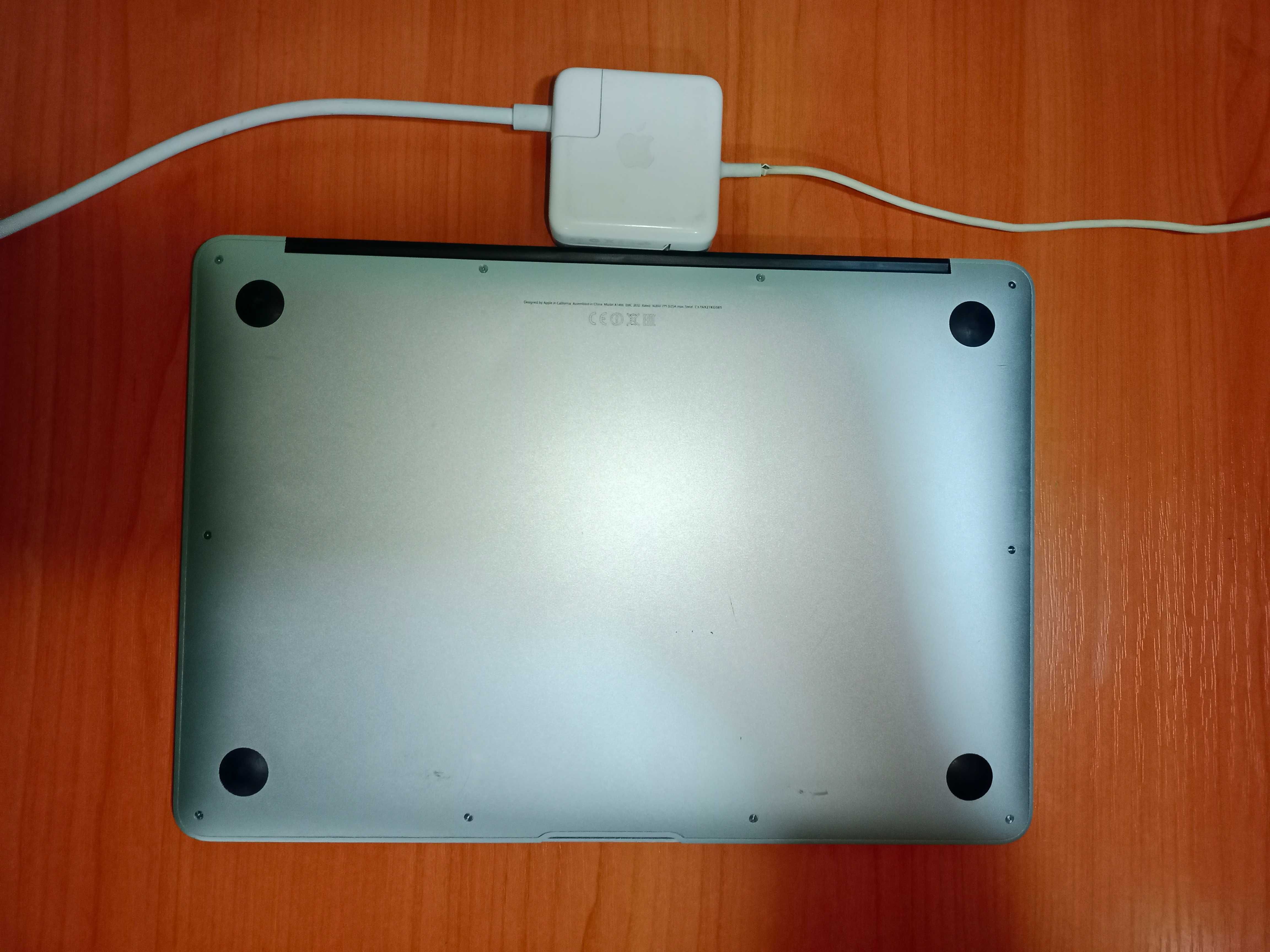 MacBook Air 13 2014 Model A1466 Core i5 в отличном состоянии. Доставка