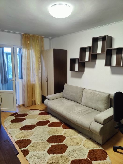 Închiriez apartament 1 cam, zona Alexandru cel Bun