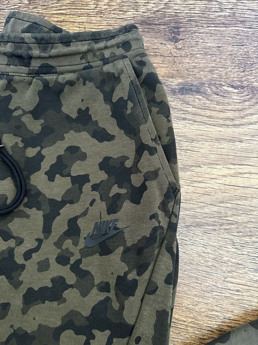Nike tech fleece green camo joggers Оригинален! CJ5981-222