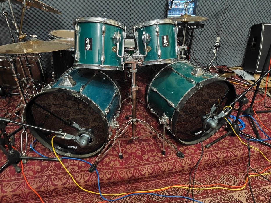 Голям комплект барабани Tama Rockstar