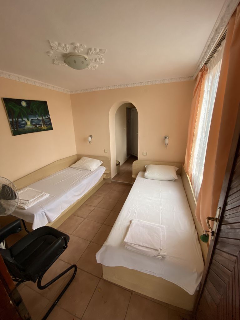 Продава се Къща в Бургас, Център - 330 кв.м за 694 €/кв.м - Снимка #5