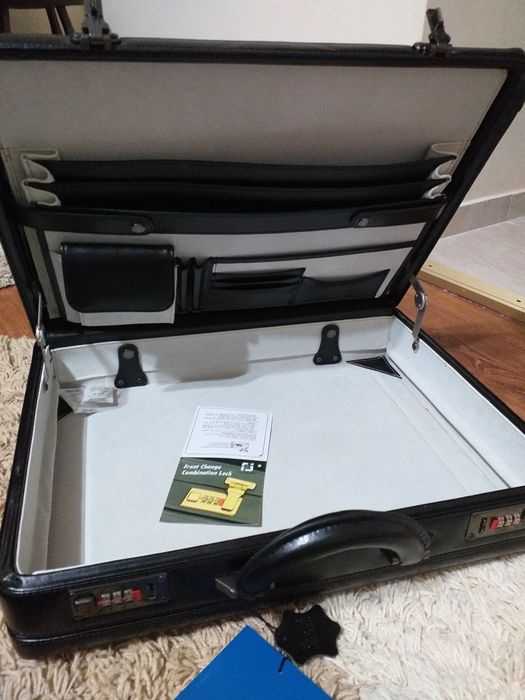 Servieta diplomat din piele, nouă,  D&N