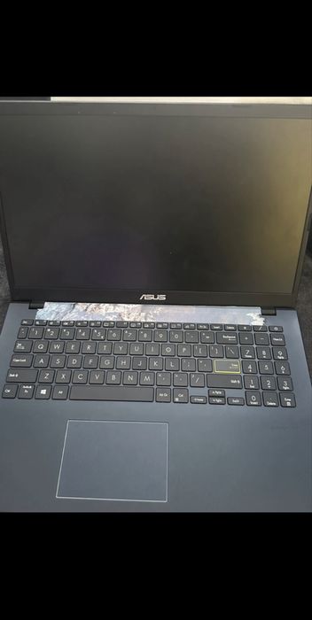 Vând laptop ASUS VivoBook