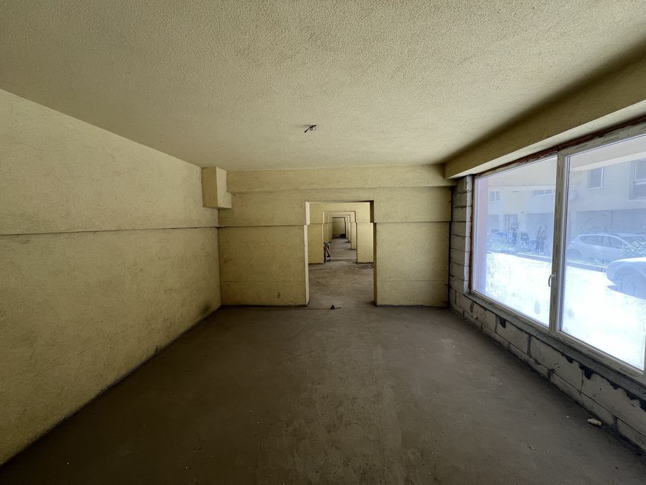 Vand / schimb spatii birouri ( comerciale )