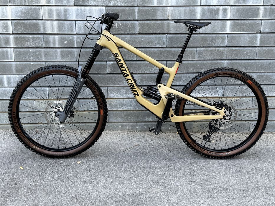 Планински карбонов велосипед SANTA CRUZ NOMAD C ( М размер)