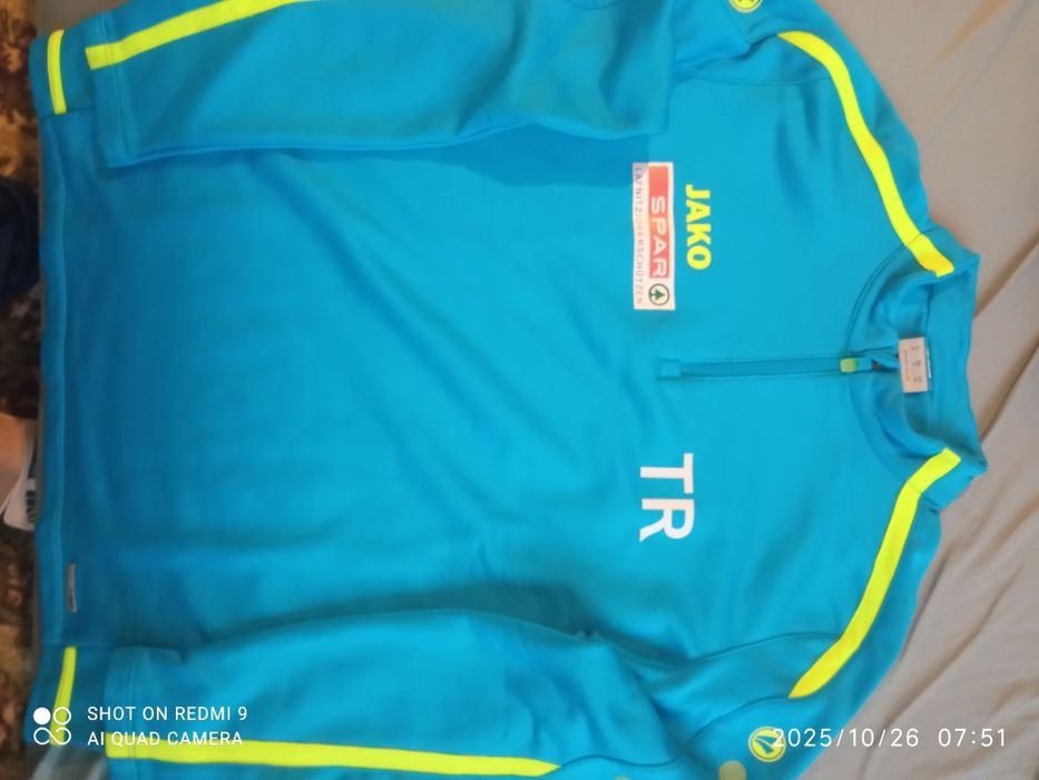 Продавам мъжка блуза