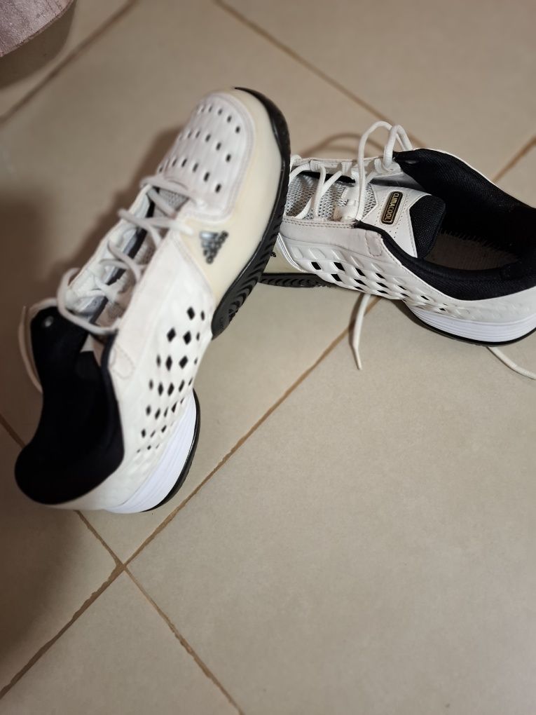 Маркови adidas.почти нови!