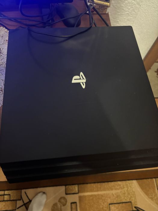 Продавам Playstation 4