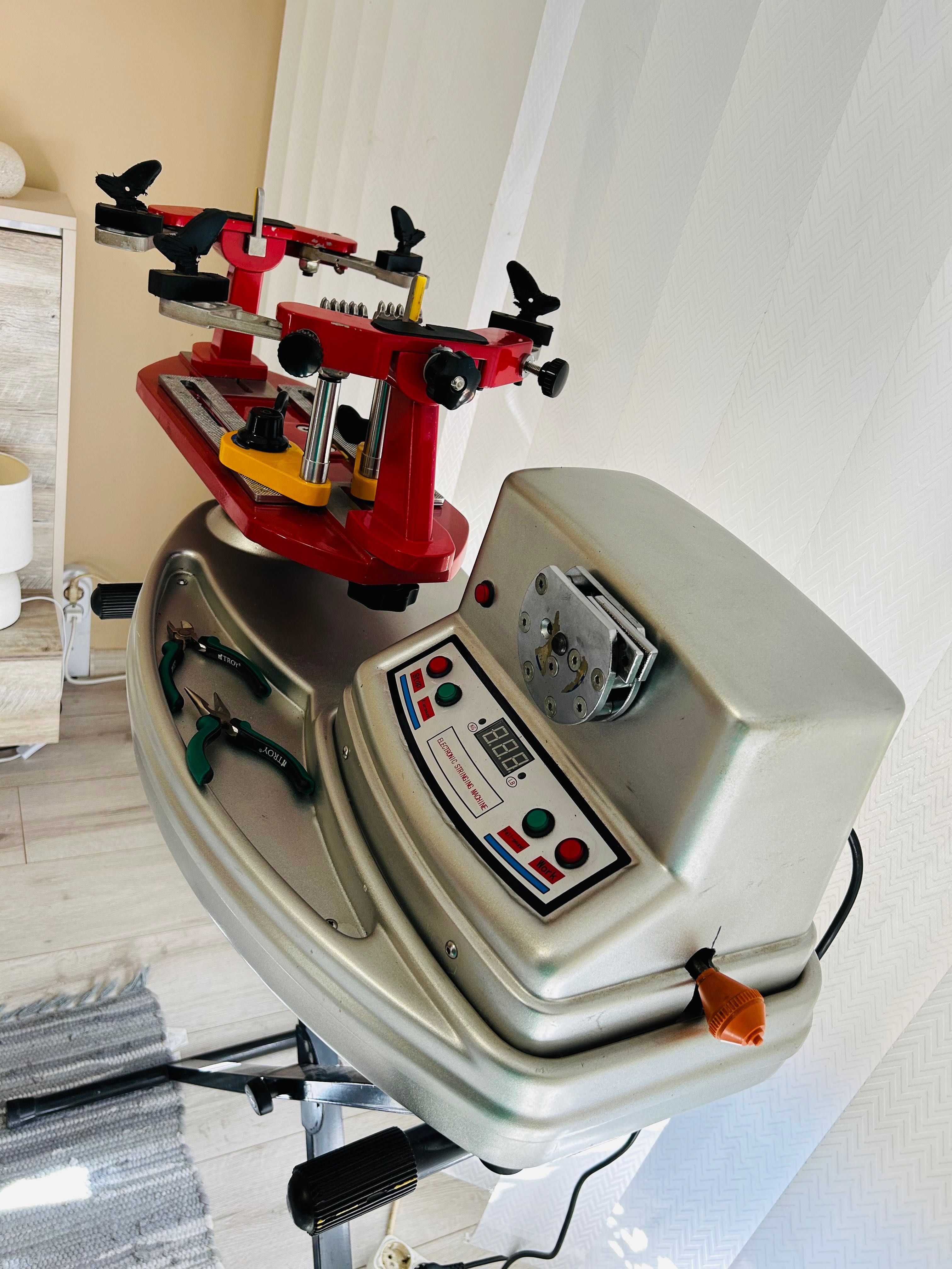 Stringing machine Pro’s pro ( Електронна машина за наплитане)