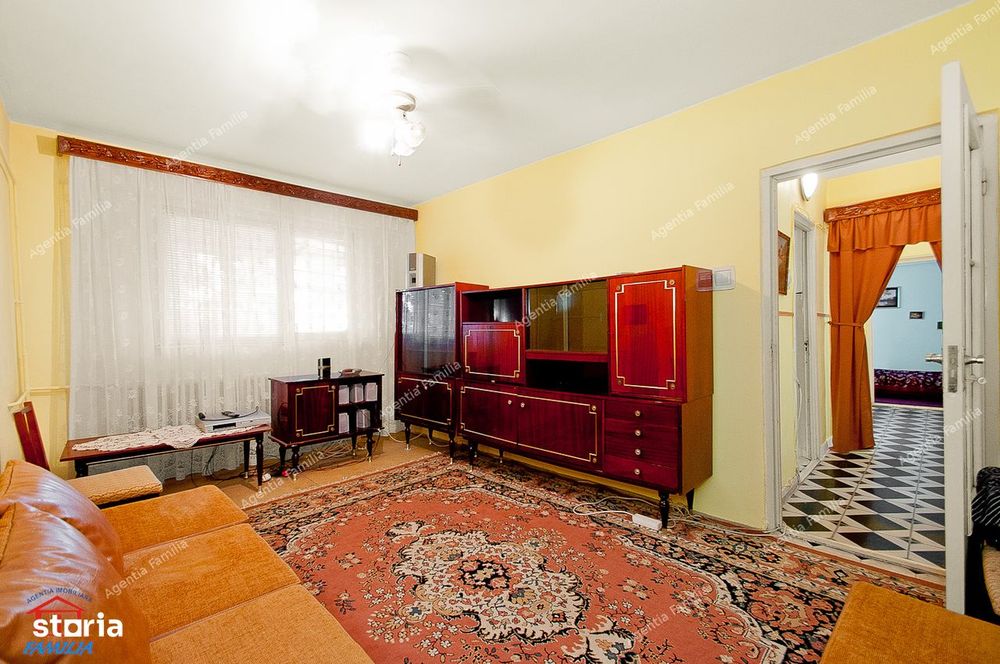 Apartament spatios, trei camere decomandate, etaj 4 din 5, IC Frimu