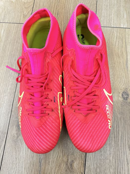 Ghete fotbal Nike Mercurial