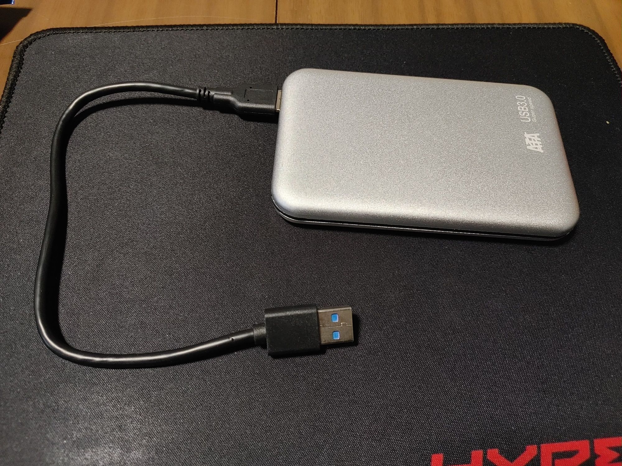 1 TB hard disc USB 3.0 yangi