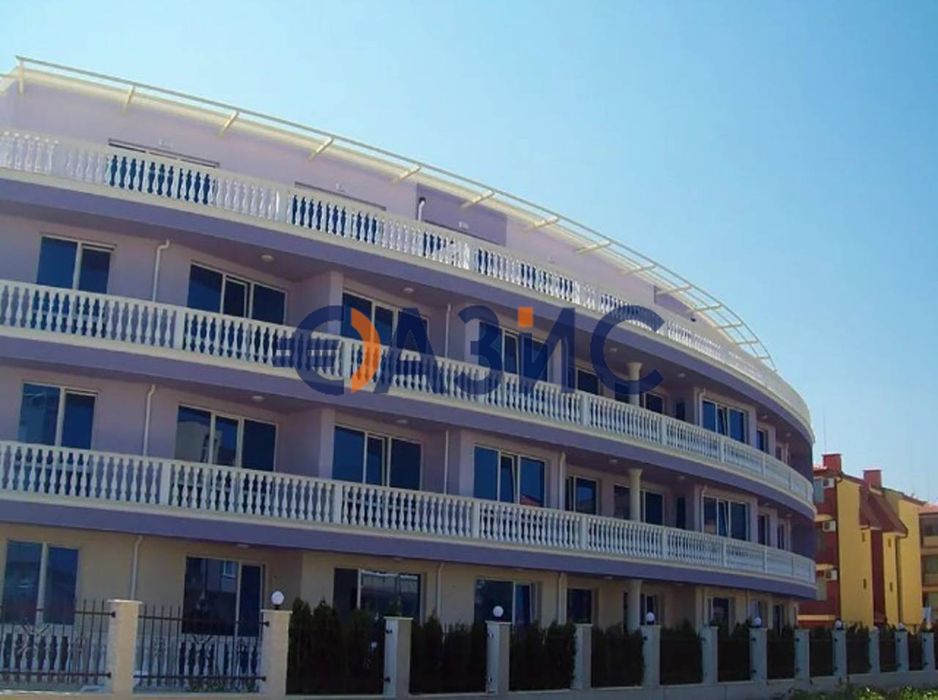 Двустаен апартамент на 2 етаж в комплекс Аврора в Несебър, България -