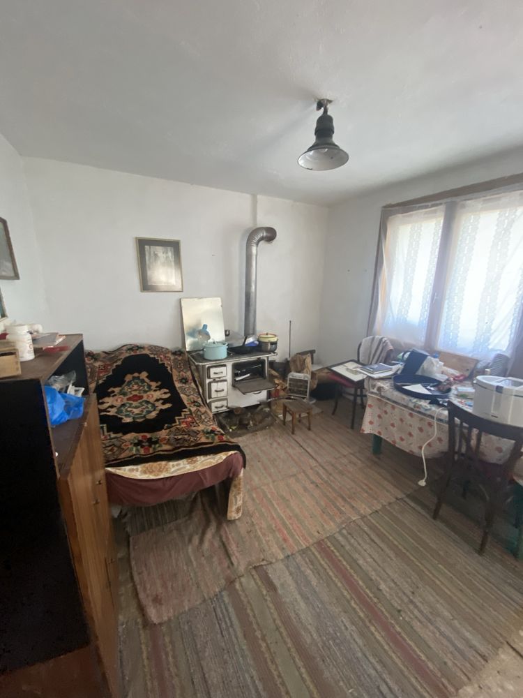 Къща в близост до с. Изворче