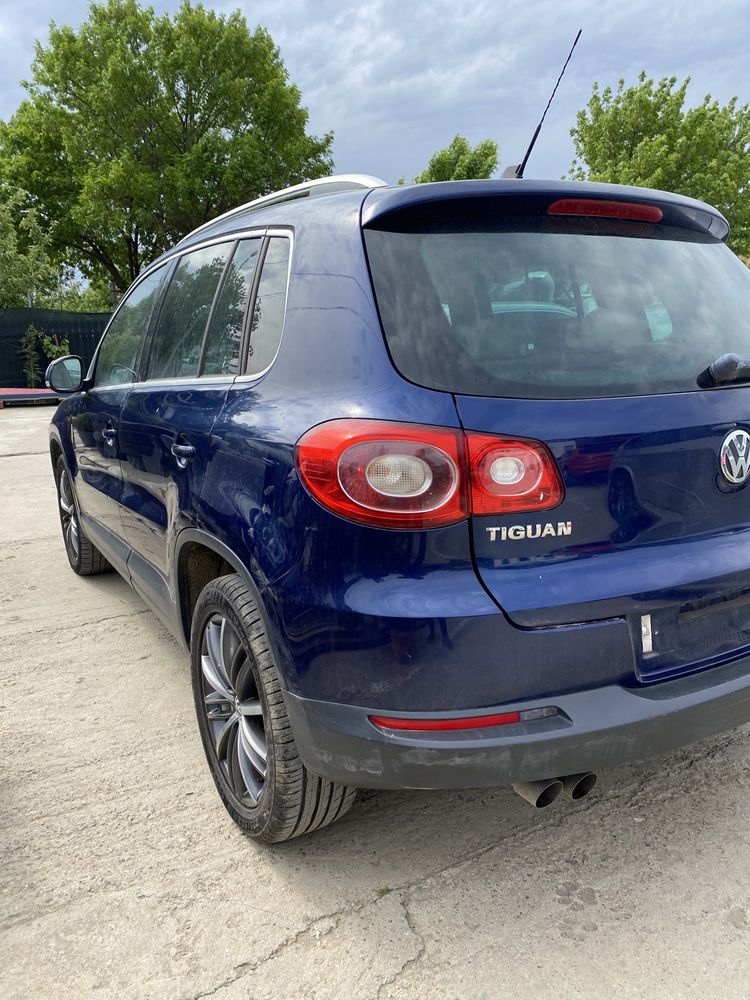 Haion cu lunetă Volkswagen Tiguan